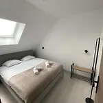 Le Duplex St Nicolas Beaune (Cote d'Or)